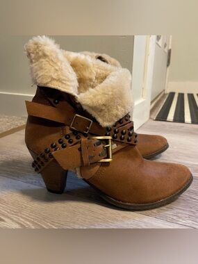 Skechers Leather Studded Strap Ankle Boots Heeled Booties Faux Fur Rugged RARE